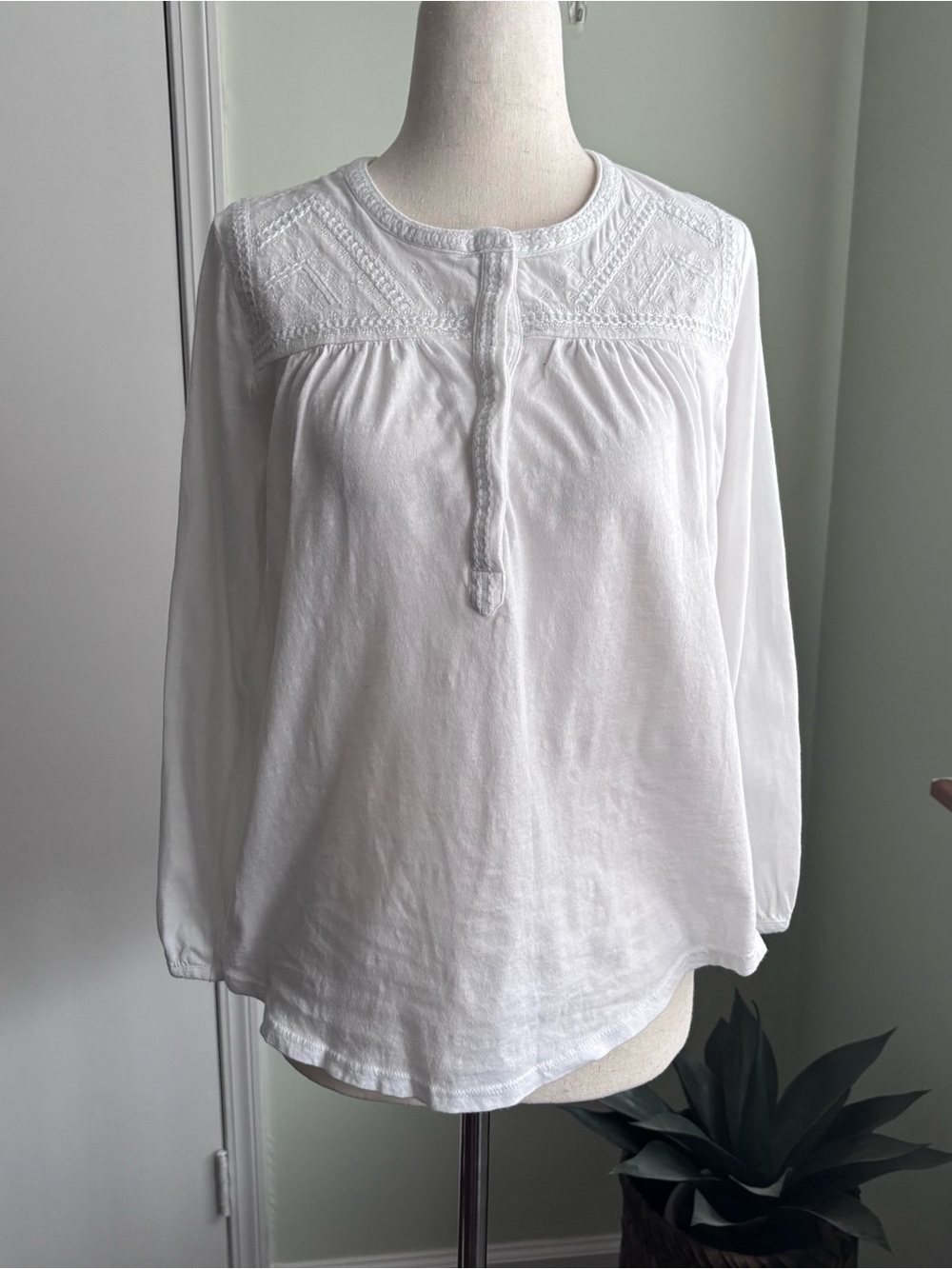 Lucky brand boho White Long-Sleeve Embroidered Peasant Top - Womens M